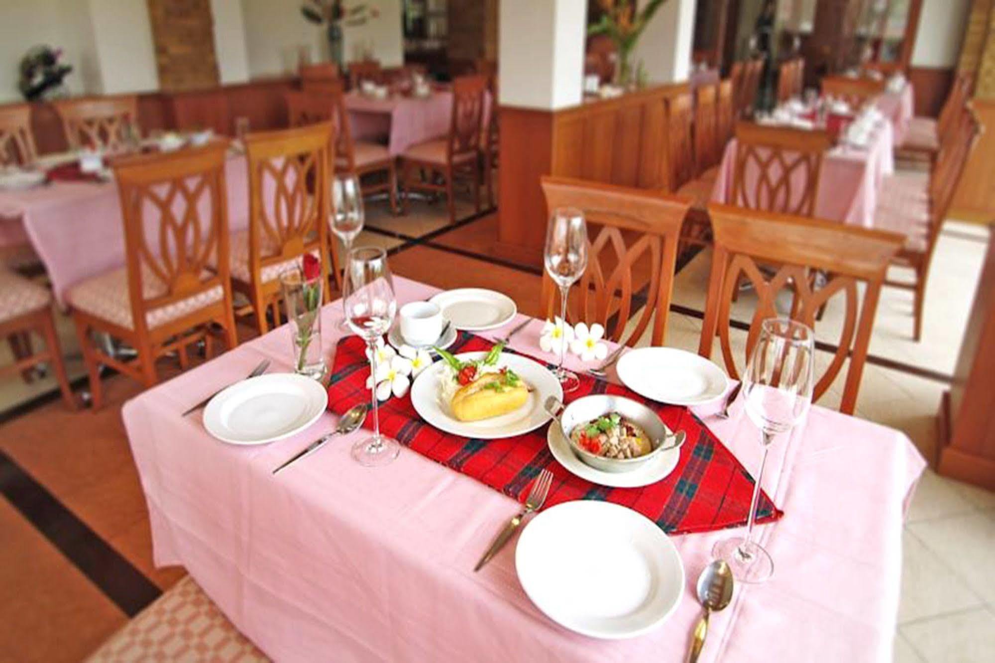 Kiengpiman Hotel Mukdahan Exterior photo
