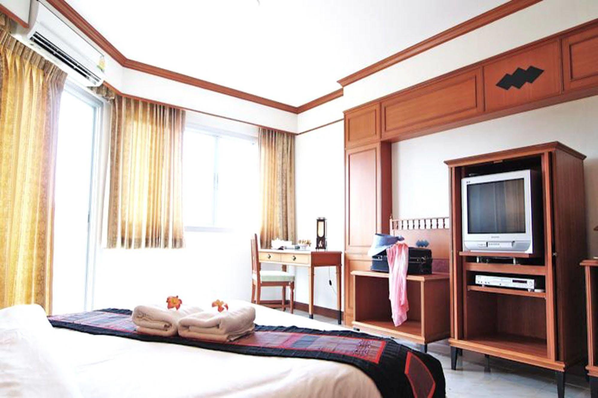 Kiengpiman Hotel Mukdahan Exterior photo