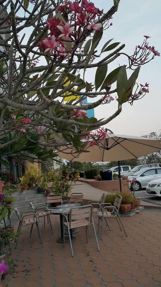 Kiengpiman Hotel Mukdahan Exterior photo